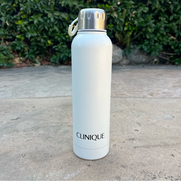 Clinique 22oz Double Wall Quencher Bottle with Screw On Lid - Picture 3 of 6